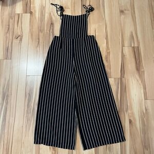 Forever 21 Women's Wide leg Jumpsuit Sz Medium Black & White Stripe Tie Shoulder